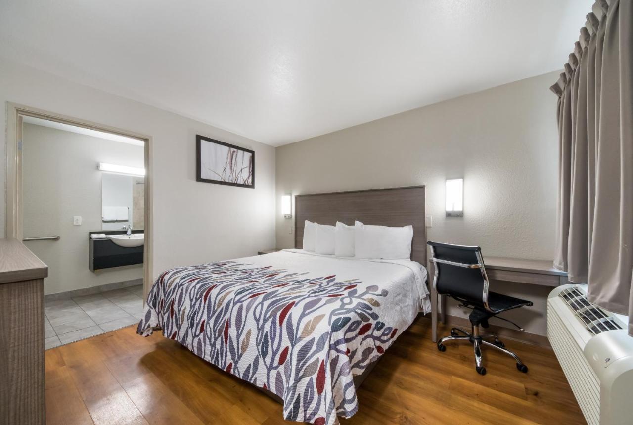 Red Roof Inn San Antonio E - Frost Bank Center المظهر الخارجي الصورة