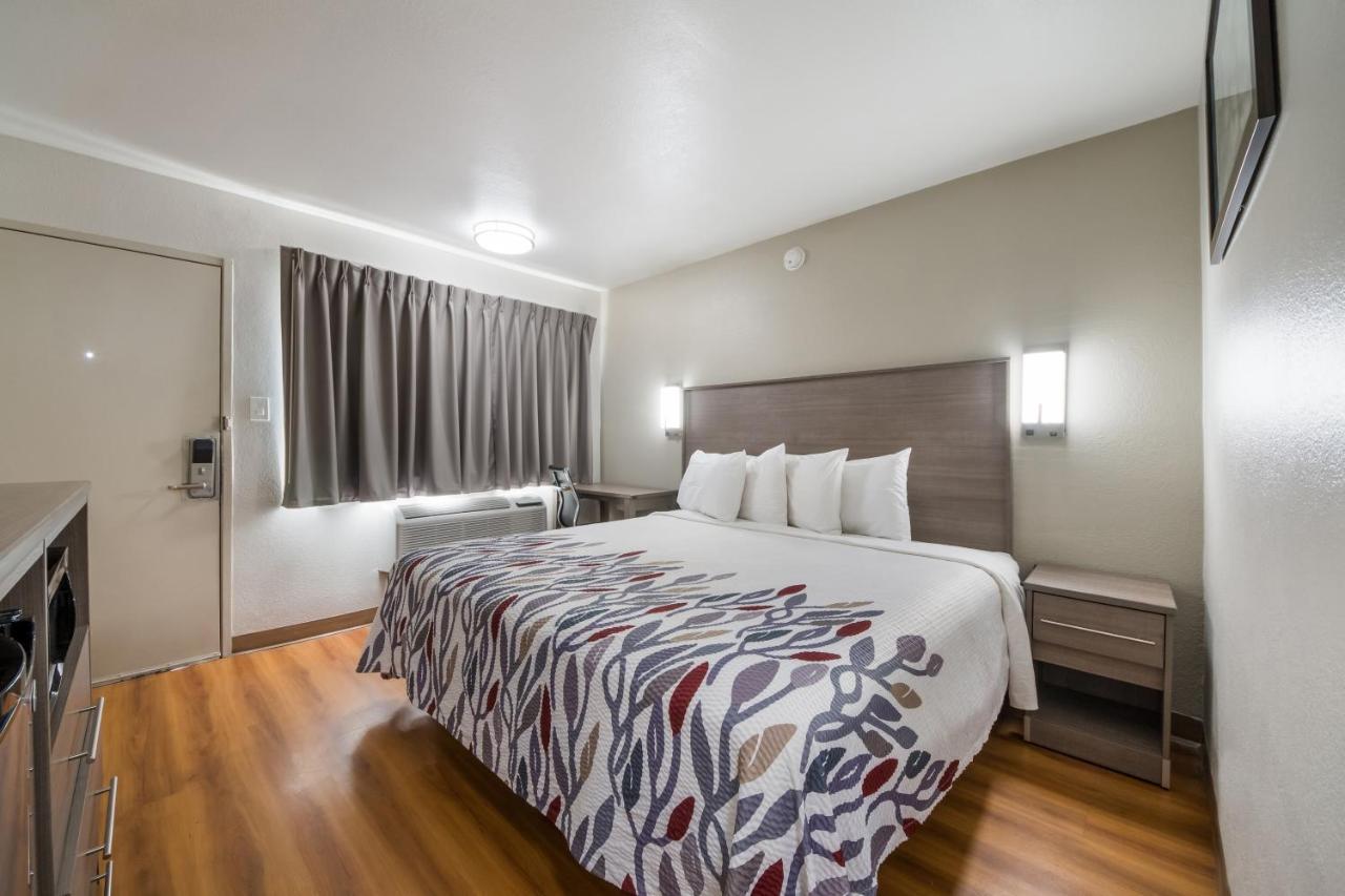 Red Roof Inn San Antonio E - Frost Bank Center المظهر الخارجي الصورة