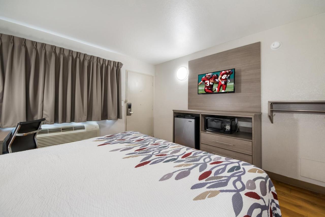 Red Roof Inn San Antonio E - Frost Bank Center المظهر الخارجي الصورة