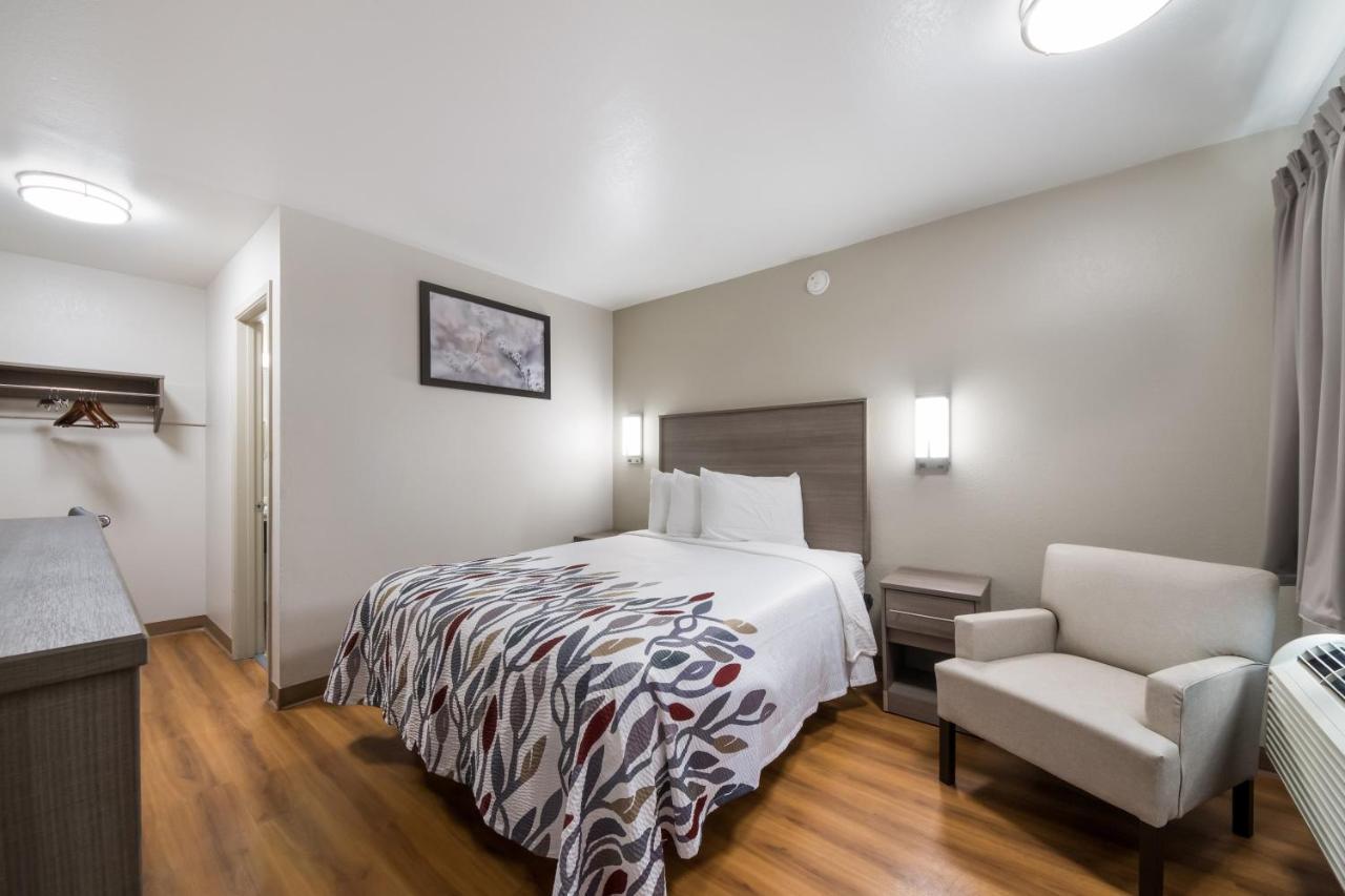Red Roof Inn San Antonio E - Frost Bank Center المظهر الخارجي الصورة