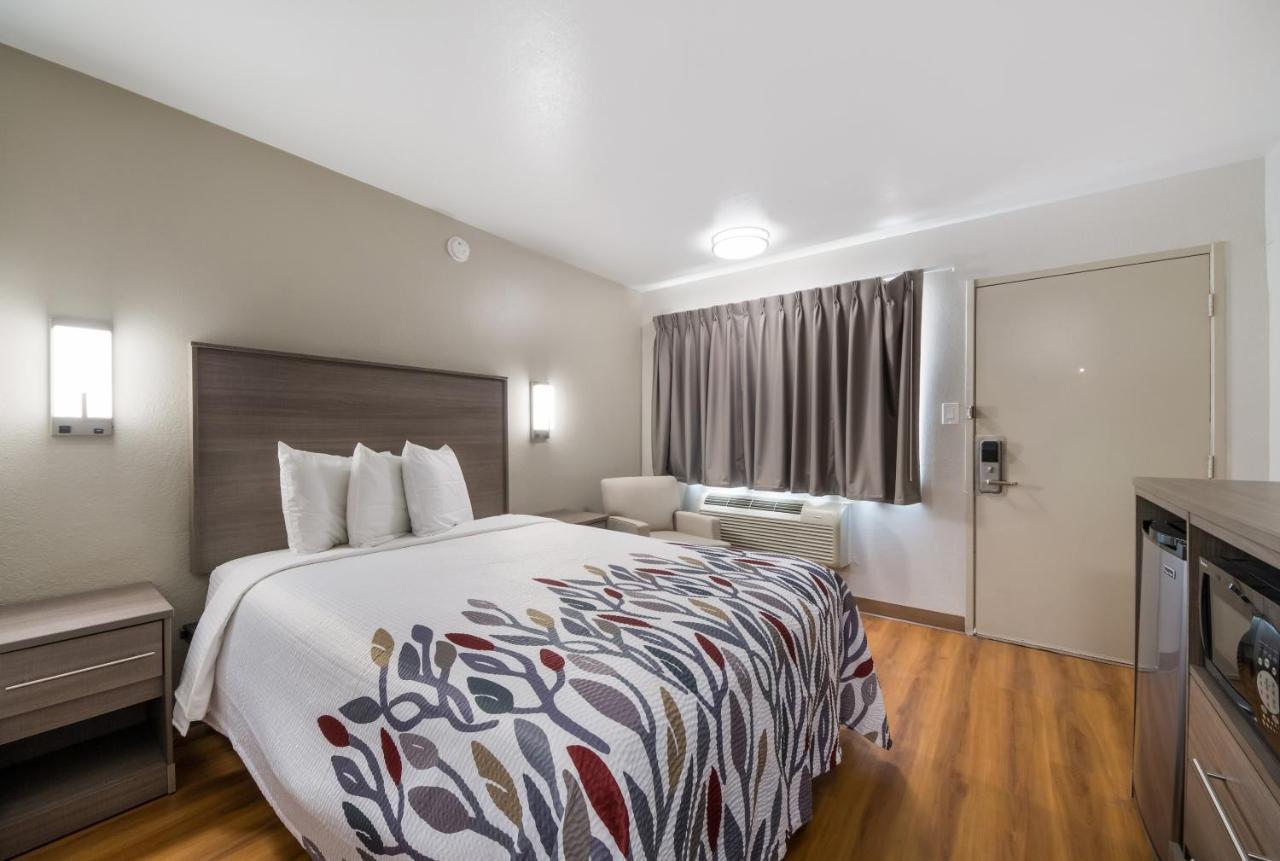 Red Roof Inn San Antonio E - Frost Bank Center المظهر الخارجي الصورة