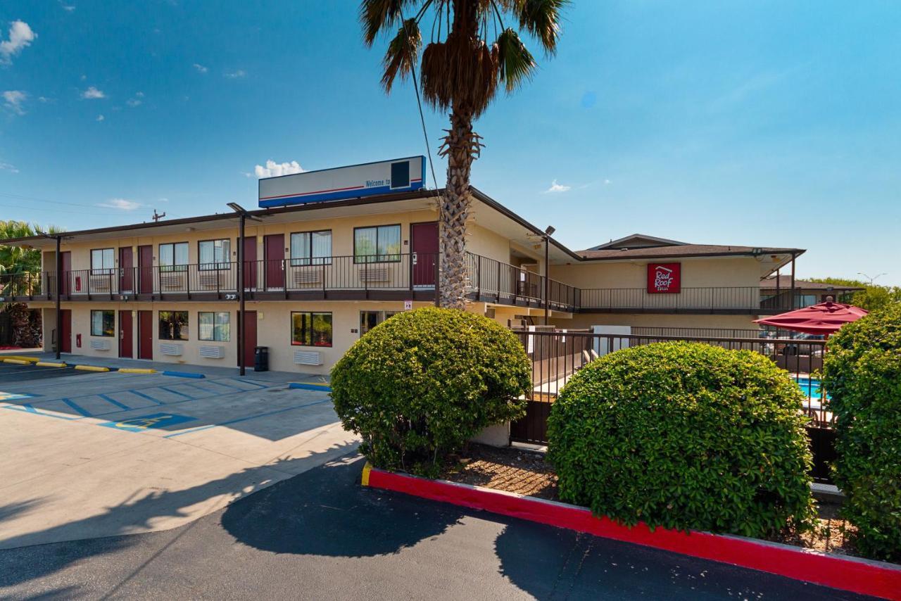 Red Roof Inn San Antonio E - Frost Bank Center المظهر الخارجي الصورة