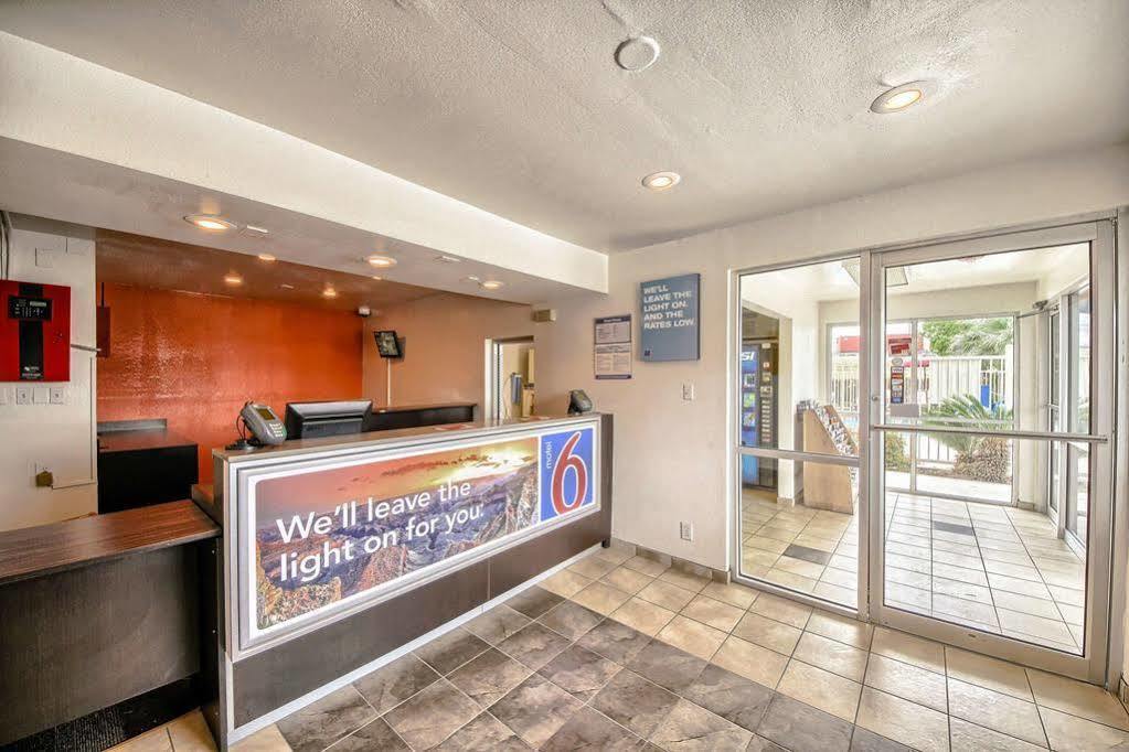 Red Roof Inn San Antonio E - Frost Bank Center المظهر الخارجي الصورة