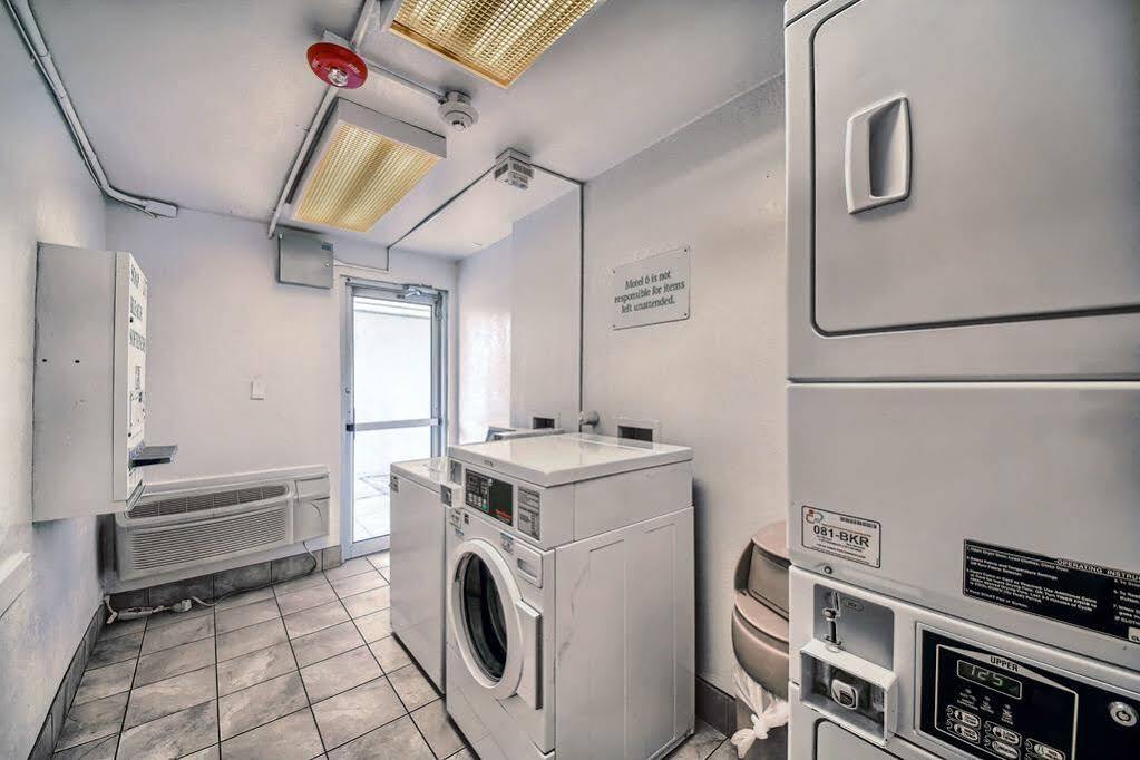 Red Roof Inn San Antonio E - Frost Bank Center المظهر الخارجي الصورة